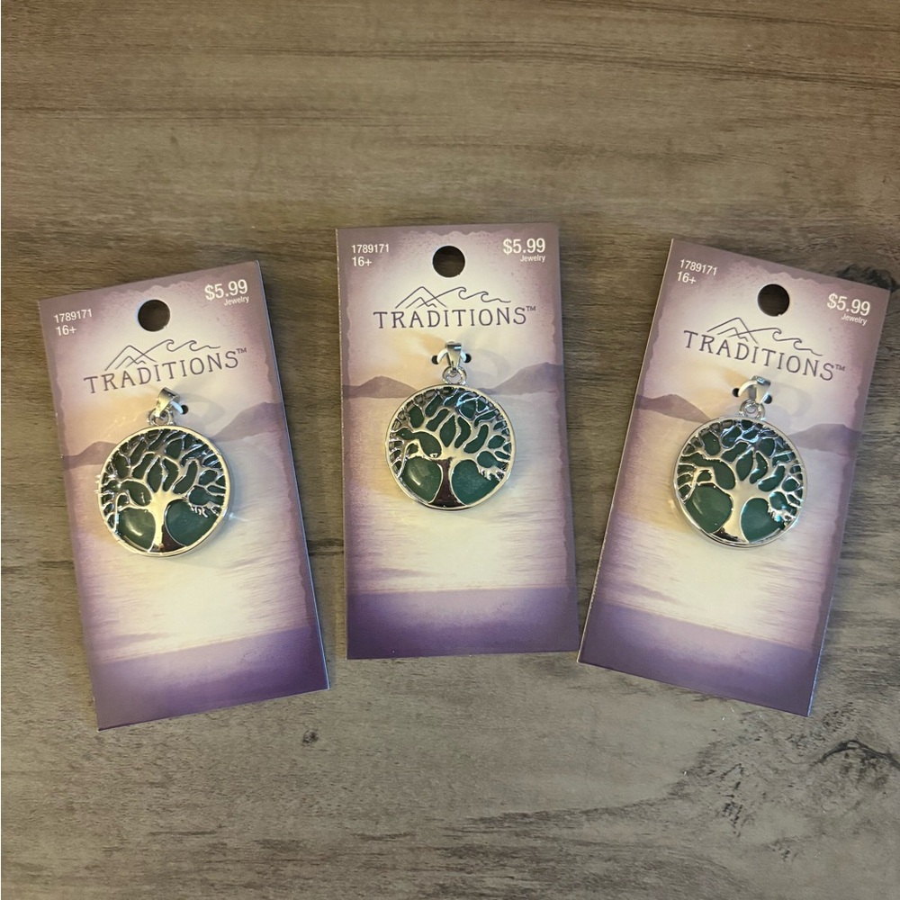 NWT Set of 3 Aventurine Tree of Life Pendants